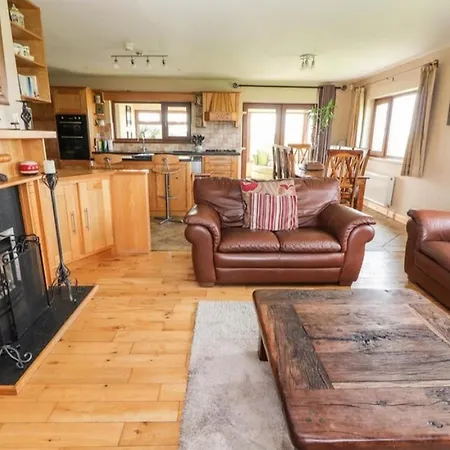 Luxurious 4bedroom House Based Wild Atlantic Way 度假居 *