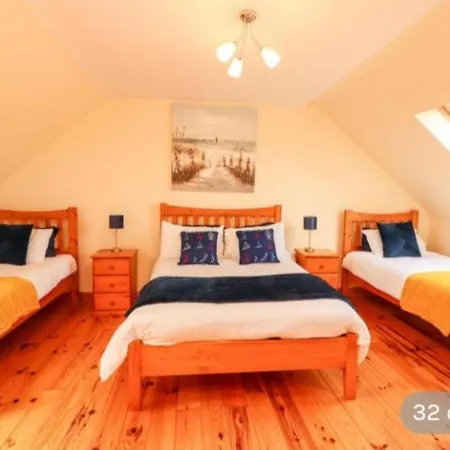 Luxurious 4bedroom House Based Wild Atlantic Way 度假居